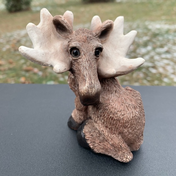 Adorable Vintage Moose Figurine - Picture 8 of 8